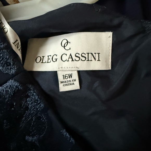 Oleg Cassini Navy Lace Maxi Dress - Picture 5 of 6